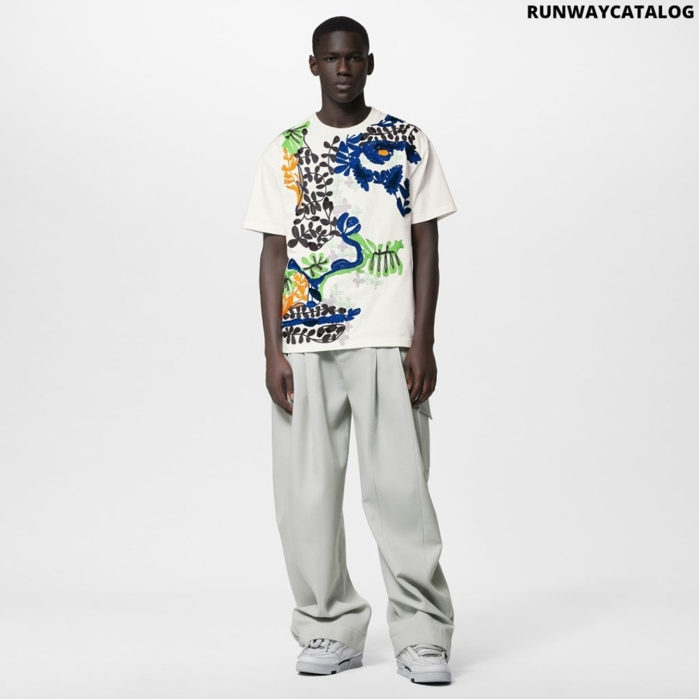 LOUIS VUITTON MEGA EXCLUSIVE FW23 GRAPHIC T-SHIRT NWT 100% AUTHENTIC SIZE SMALL